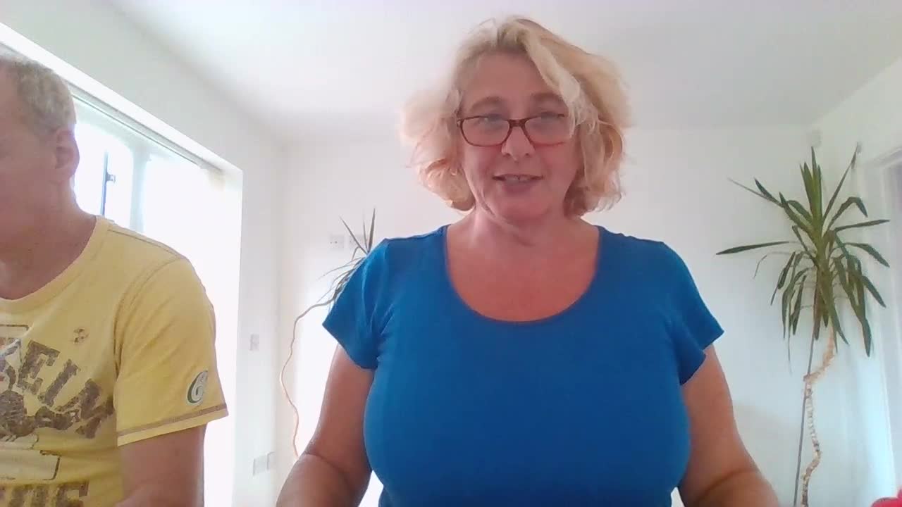 CamillaCreampie - Stripchat webcam show • Wednesday, September 3, 2025 #UKModels #White #Medium